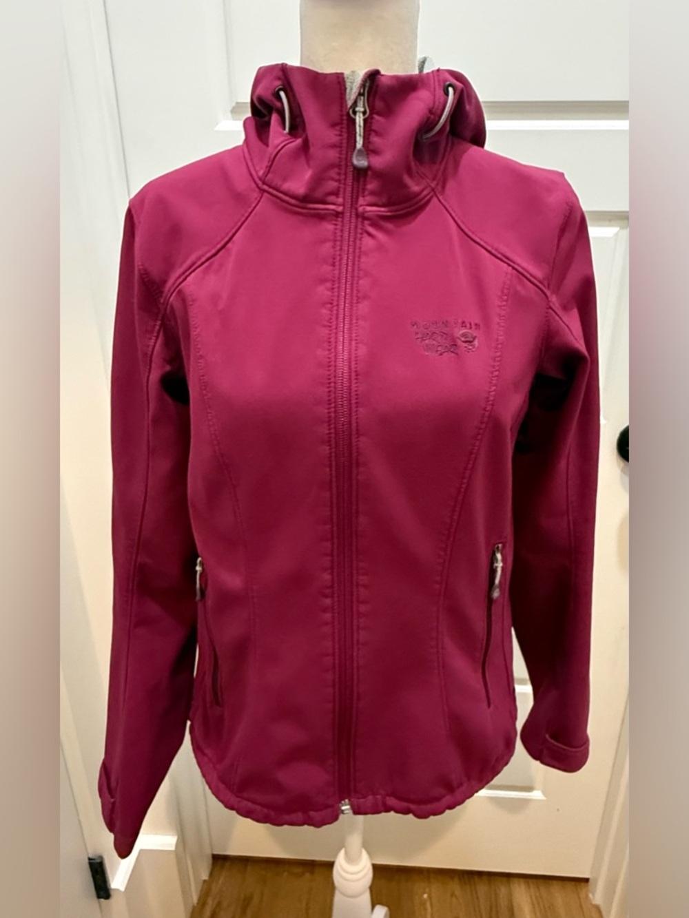 Mountain Hardwear. Principia Softshell Jacket. Plum. Size XS.